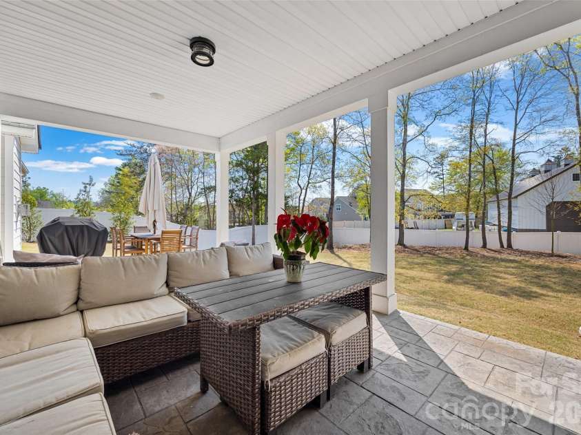13810 Derby Farm Lane, Charlotte, NC 28278.  MLS# CAR4363258, YatesRealty ID 10479. 