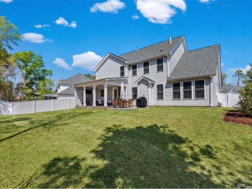 13810 Derby Farm Lane, Charlotte, NC 28278.  MLS# CAR4363258, YatesRealty ID 10479. 