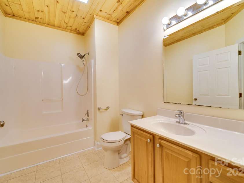 423 Baines Mountain Road, Bryson City, NC 28713.  MLS# CAR4254784, YatesRealty ID 10479. 