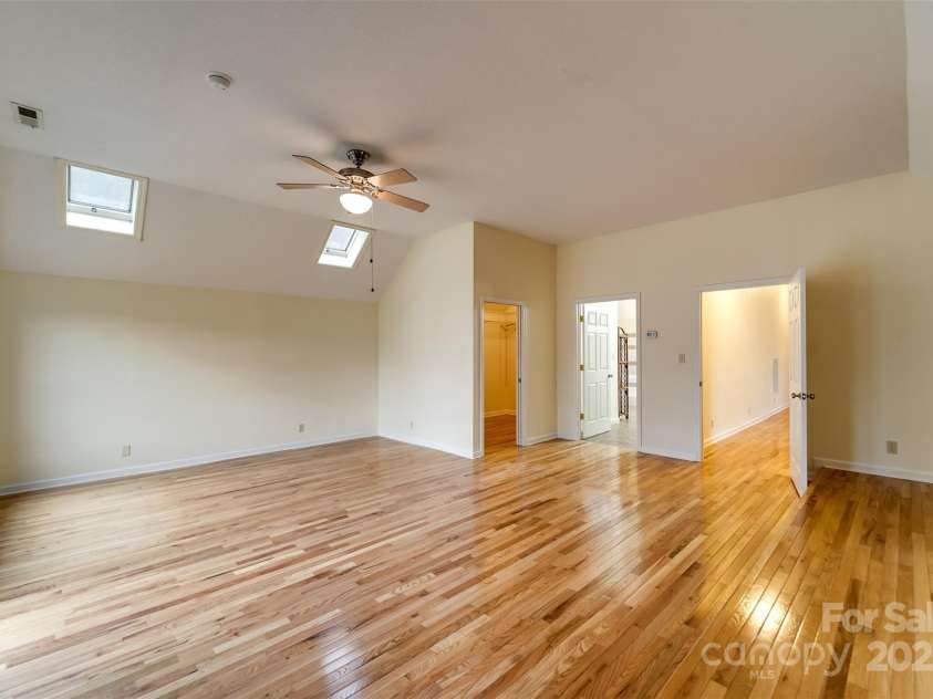 423 Baines Mountain Road, Bryson City, NC 28713.  MLS# CAR4254784, YatesRealty ID 10479. 