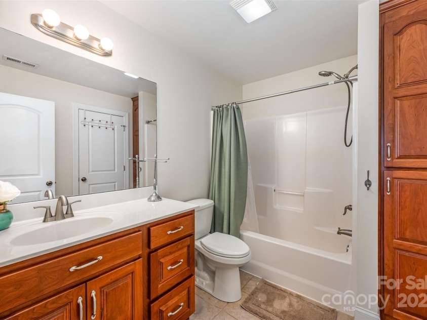 132 Sink Farm Road, Mooresville, NC 28115.  MLS# CAR4314790, YatesRealty ID 1048. Bath