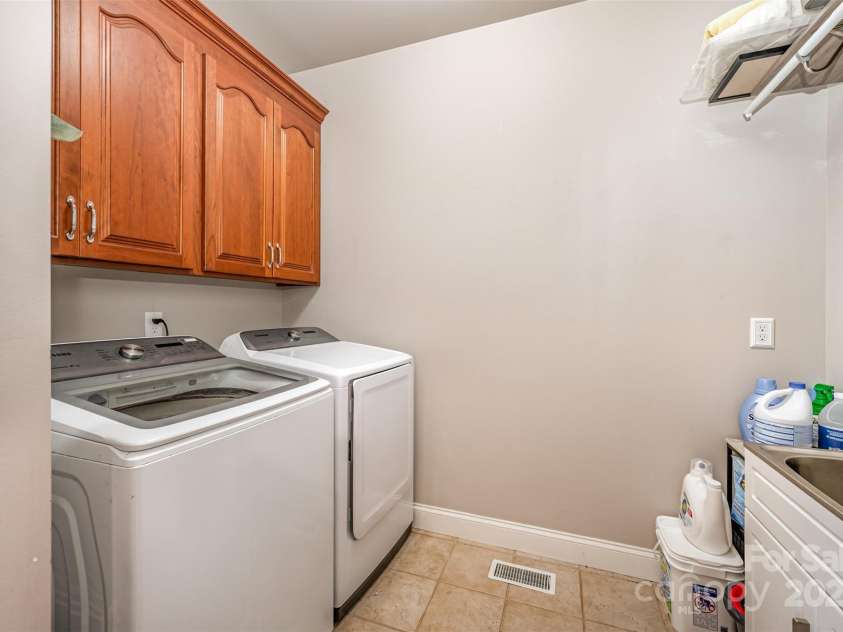 132 Sink Farm Road, Mooresville, NC 28115.  MLS# CAR4314790, YatesRealty ID 1048. Laundry 