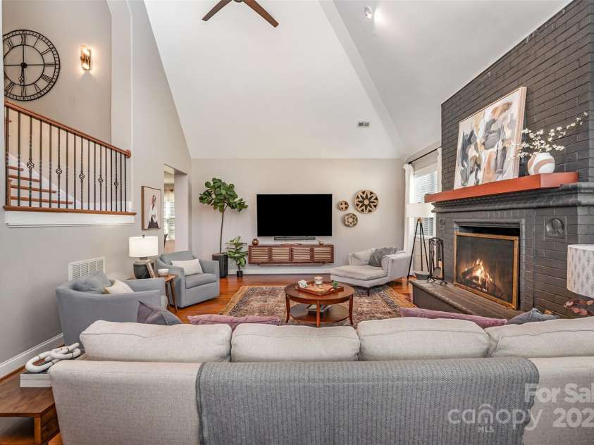 132 Sink Farm Road, Mooresville, NC 28115.  MLS# CAR4314790, YatesRealty ID 1048. Livingroom