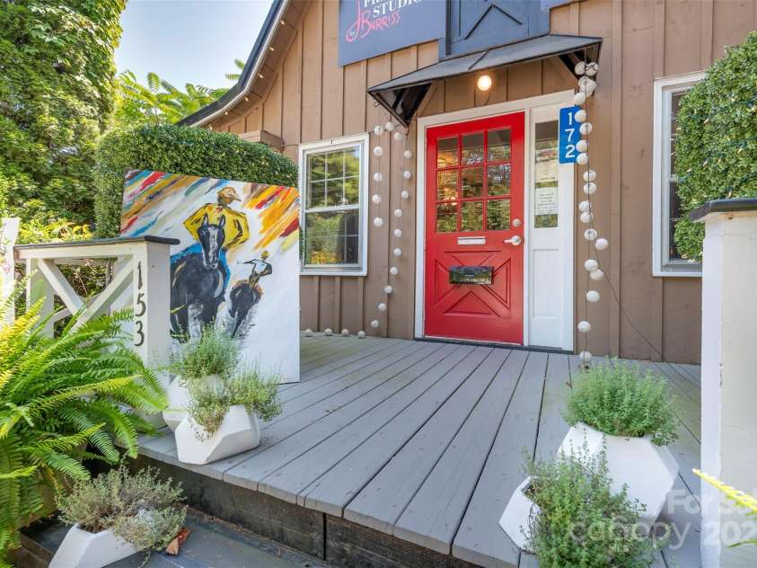 172 formerly 153 Main Street, Saluda, NC 28773.  MLS# CAR4225037, YatesRealty ID 1048. Nice front porch