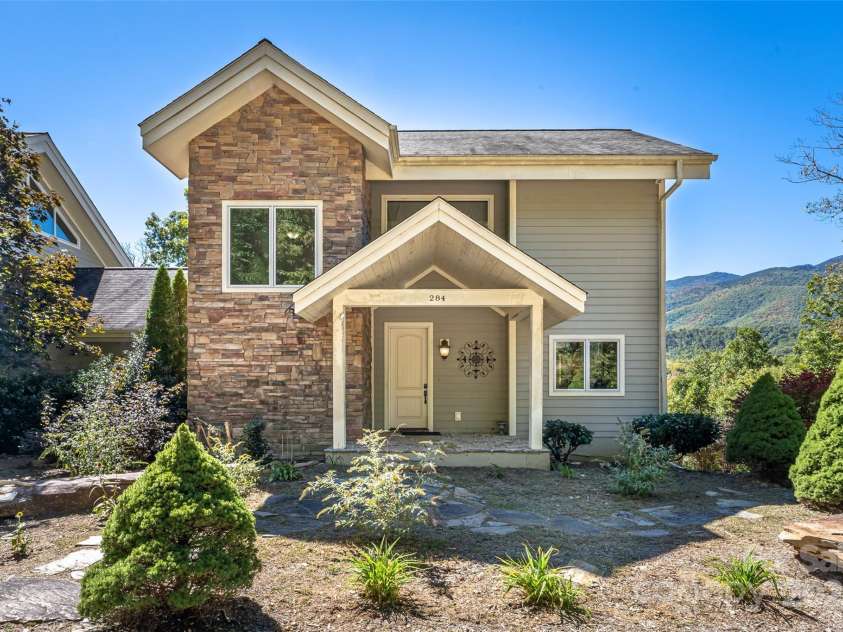 284 Mt. Mitchell Drive, Burnsville, NC 28714.  MLS# CAR4254446, YatesRealty ID 10481. 