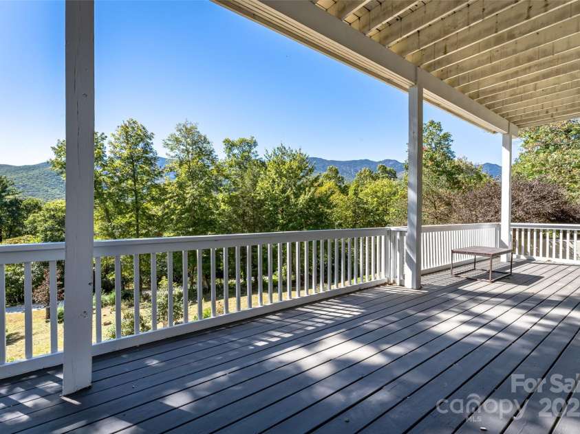 284 Mt. Mitchell Drive, Burnsville, NC 28714.  MLS# CAR4254446, YatesRealty ID 10481. 