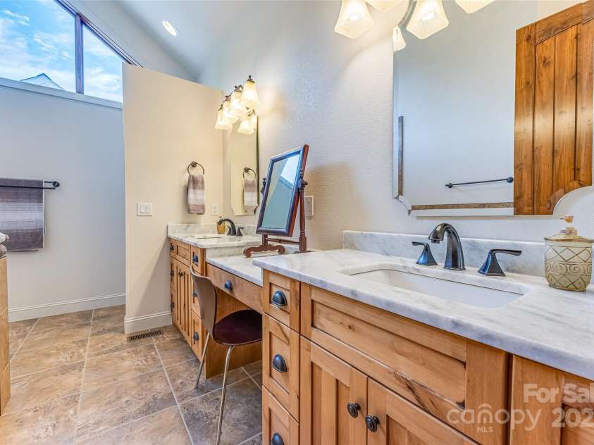 284 Mt. Mitchell Drive, Burnsville, NC 28714.  MLS# CAR4254446, YatesRealty ID 10481. 