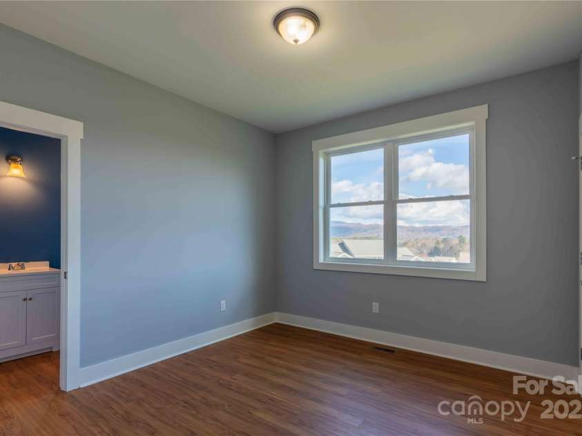2637 Bowden Lane, Hendersonville, NC 28792.  MLS# CAR4197683, YatesRealty ID 10482. BR