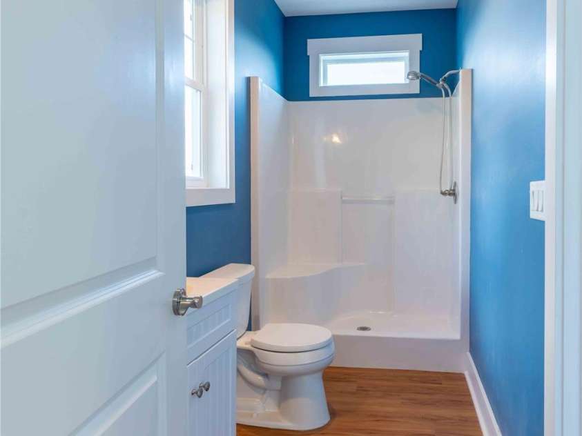 2637 Bowden Lane, Hendersonville, NC 28792.  MLS# CAR4197683, YatesRealty ID 10482. Jack & Jill Bath