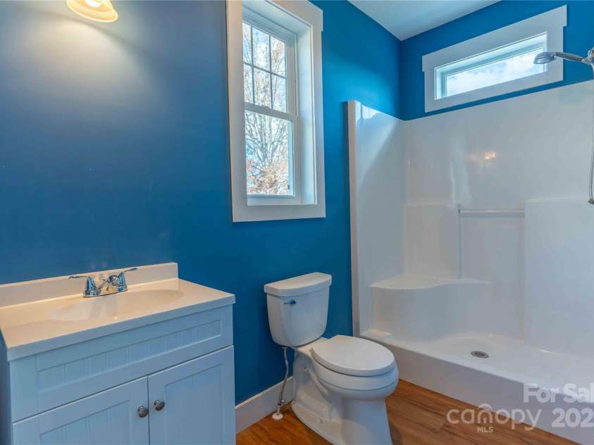 2637 Bowden Lane, Hendersonville, NC 28792.  MLS# CAR4197683, YatesRealty ID 10482. Jack & Jill Bath