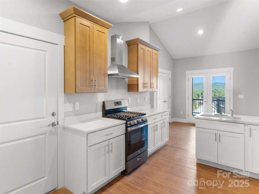 2637 Bowden Lane, Hendersonville, NC 28792.  MLS# CAR4197683, YatesRealty ID 10482. Kitchen