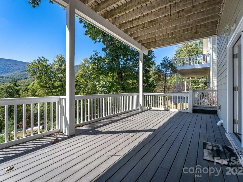 324 Mt. Mitchell Drive, Burnsville, NC 28714.  MLS# CAR4253251, YatesRealty ID 10482. 