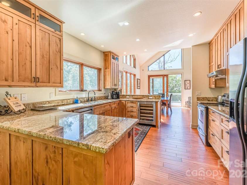 324 Mt. Mitchell Drive, Burnsville, NC 28714.  MLS# CAR4253251, YatesRealty ID 10482. 