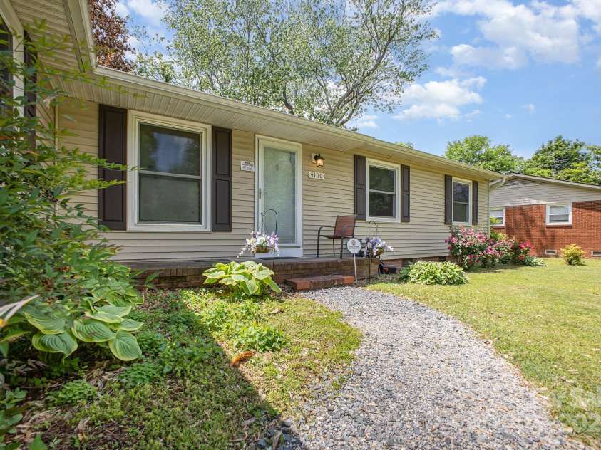 4100 Sudbury Road, Charlotte, NC 28205.  MLS# CAR4254877, YatesRealty ID 10485. 