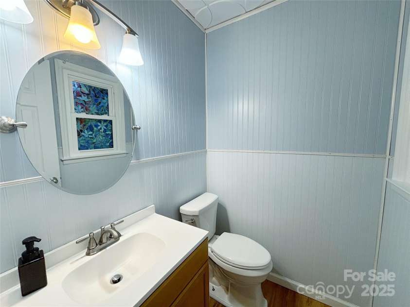 4100 Sudbury Road, Charlotte, NC 28205.  MLS# CAR4254877, YatesRealty ID 10485. 