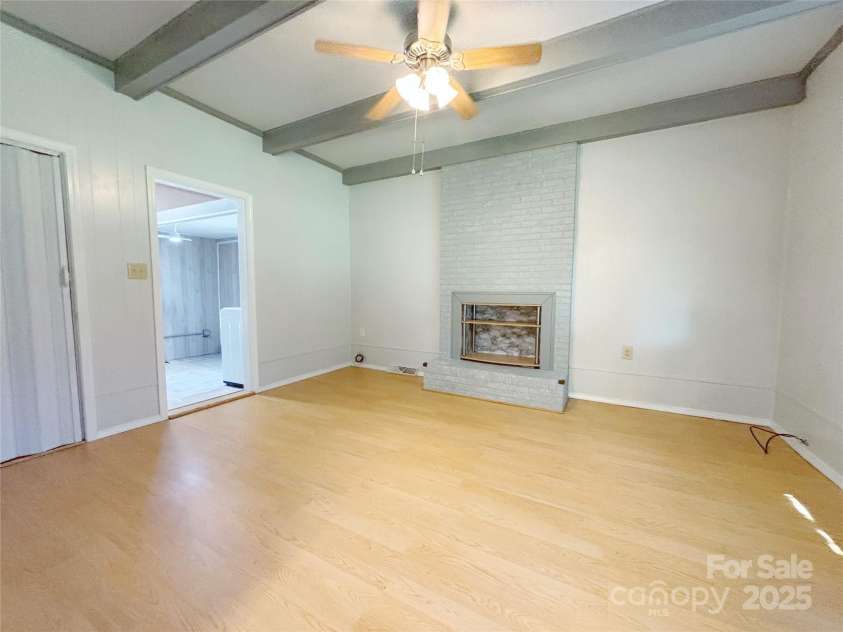 4100 Sudbury Road, Charlotte, NC 28205.  MLS# CAR4254877, YatesRealty ID 10485. 