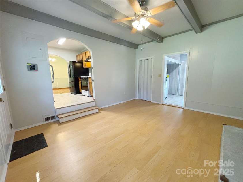 4100 Sudbury Road, Charlotte, NC 28205.  MLS# CAR4254877, YatesRealty ID 10485. 