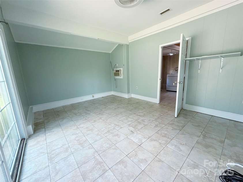 4100 Sudbury Road, Charlotte, NC 28205.  MLS# CAR4254877, YatesRealty ID 10485. 