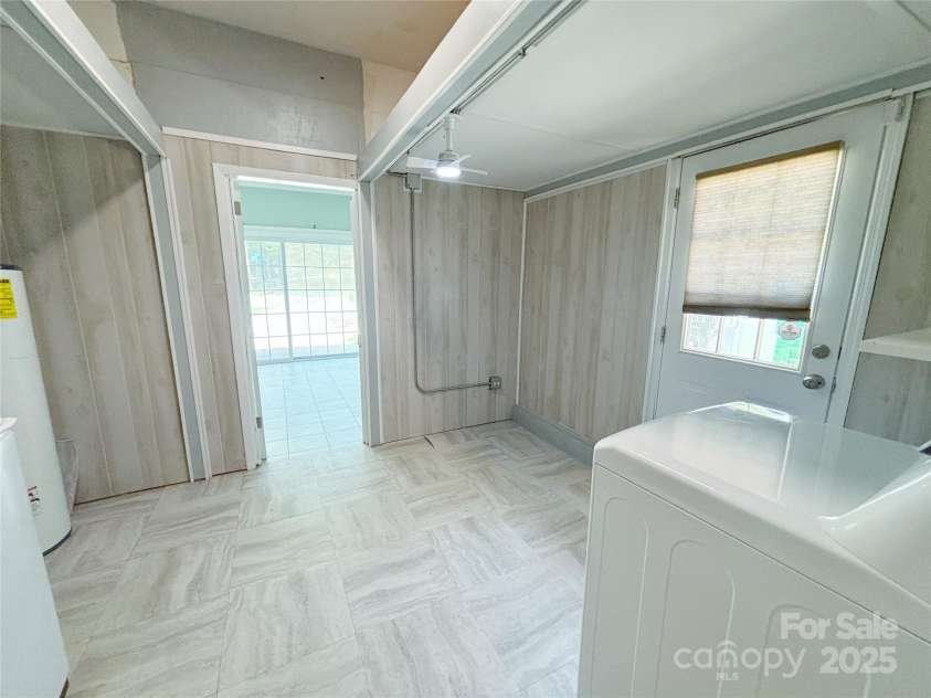 4100 Sudbury Road, Charlotte, NC 28205.  MLS# CAR4254877, YatesRealty ID 10485. 