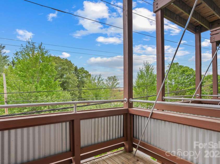 915 Haywood Road, Asheville, NC 28806.  MLS# CAR4253550, YatesRealty ID 10486. 