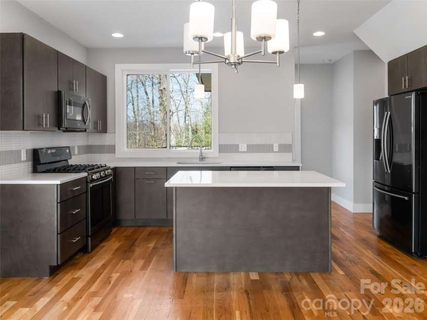 27 Mauricet Lane, Asheville, NC 28806.  MLS# CAR4321609, YatesRealty ID 10488. 