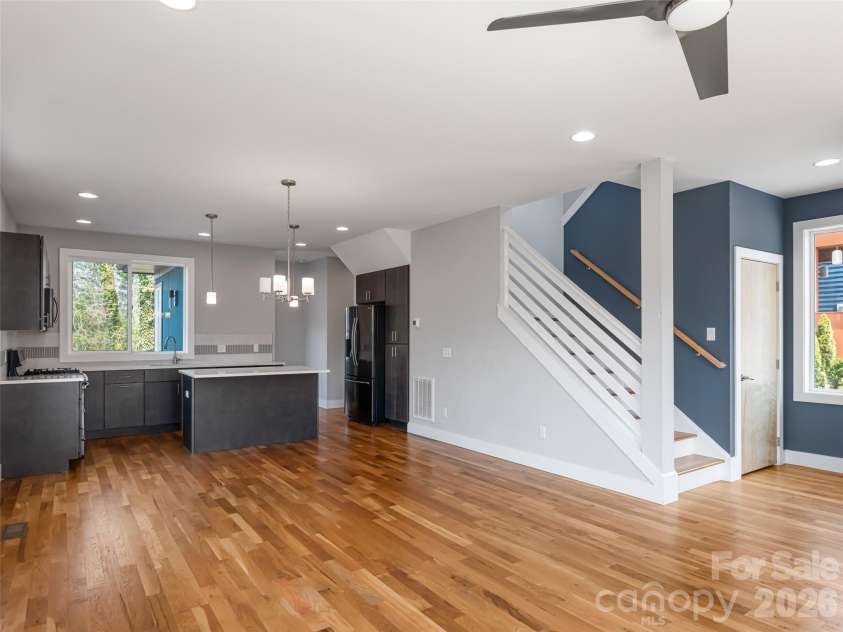 27 Mauricet Lane, Asheville, NC 28806.  MLS# CAR4321609, YatesRealty ID 10488. 
