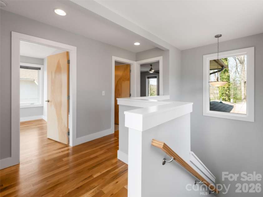 27 Mauricet Lane, Asheville, NC 28806.  MLS# CAR4321609, YatesRealty ID 10488. 