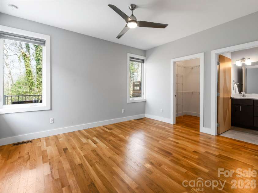 27 Mauricet Lane, Asheville, NC 28806.  MLS# CAR4321609, YatesRealty ID 10488. Oversized Primary Suite