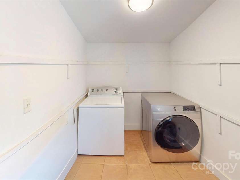 600 35th Street, Charlotte, NC 28205.  MLS# CAR4253332, YatesRealty ID 10488. Laundry