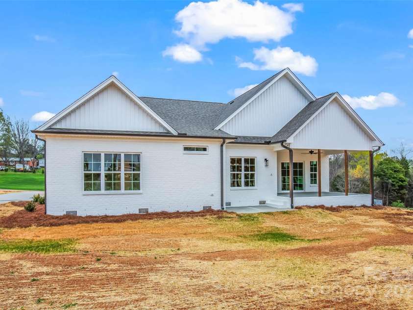 148 Beauchamp Oaks Court, Advance, NC 27006.  MLS# CAR4255017, YatesRealty ID 10489. 