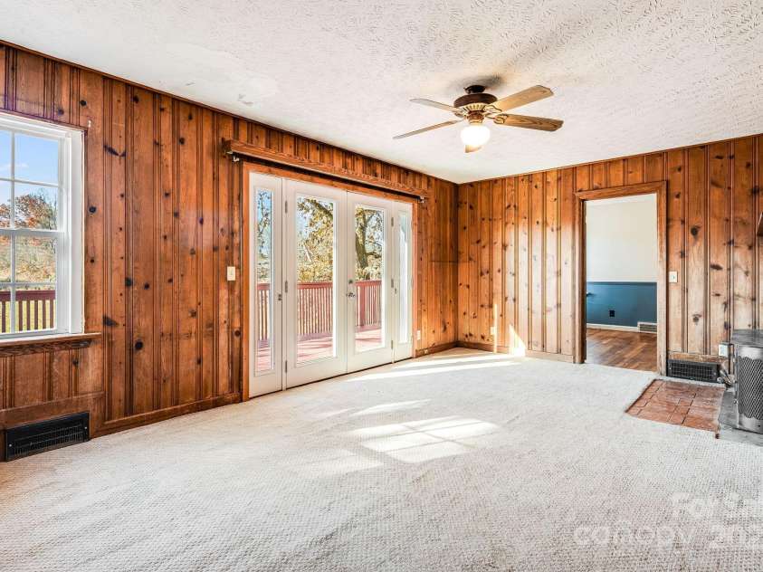 92 Parkway View Road, Mars Hill, NC 28754.  MLS# CAR4320568, YatesRealty ID 10489. 