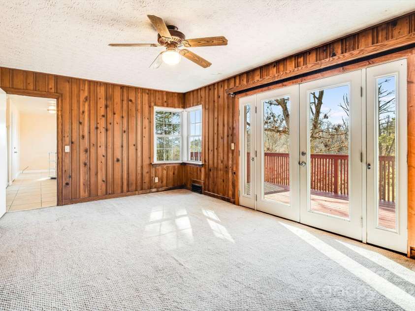 92 Parkway View Road, Mars Hill, NC 28754.  MLS# CAR4320568, YatesRealty ID 10489. 