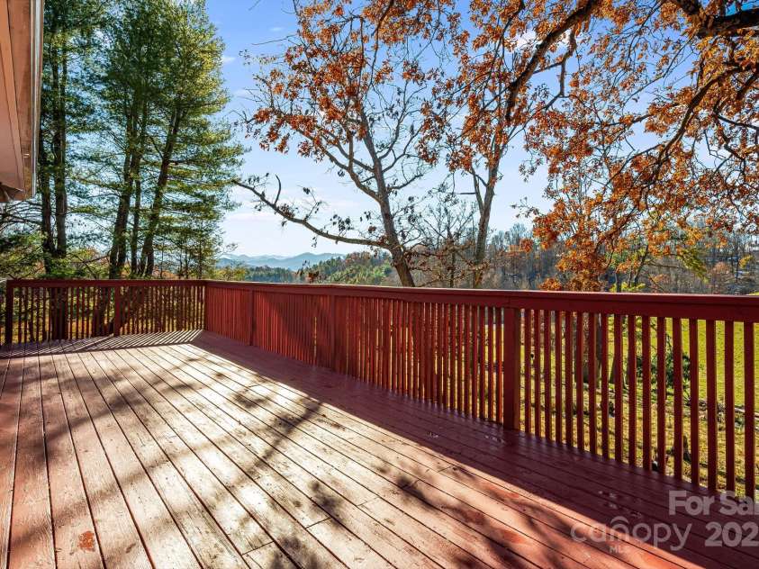 92 Parkway View Road, Mars Hill, NC 28754.  MLS# CAR4320568, YatesRealty ID 10489. 