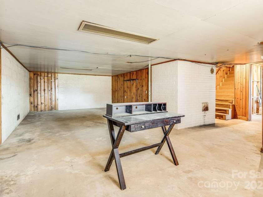92 Parkway View Road, Mars Hill, NC 28754.  MLS# CAR4320568, YatesRealty ID 10489. 