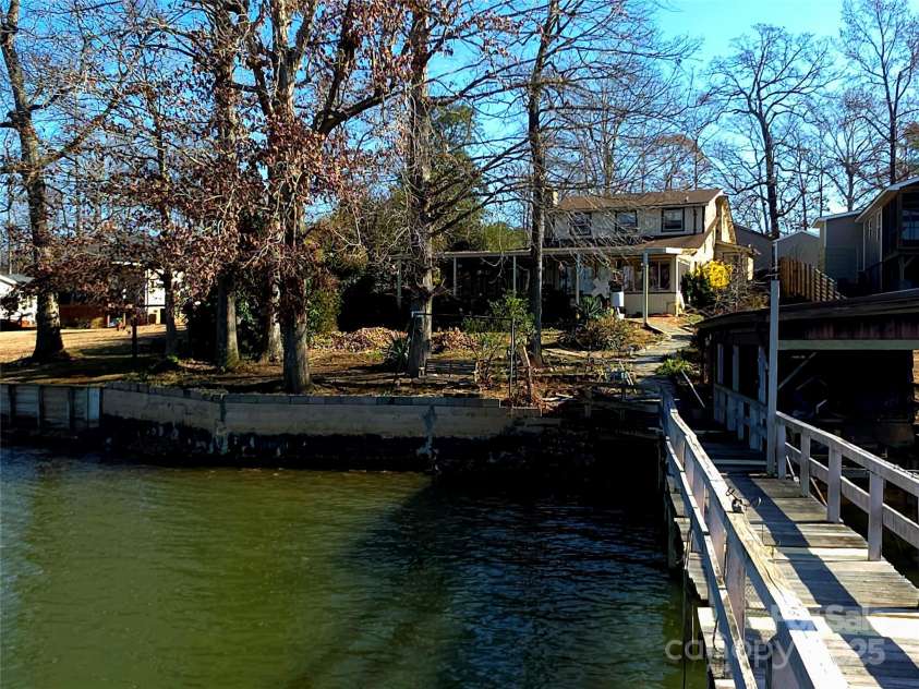 220 Yachtsman Drive, Salisbury, NC 28146.  MLS# CAR4331745, YatesRealty ID 1049. 