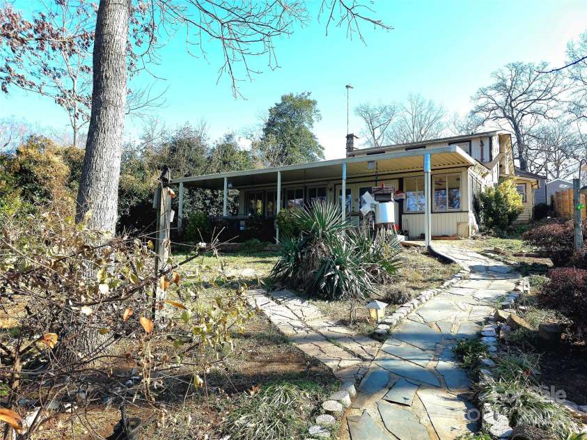 220 Yachtsman Drive, Salisbury, NC 28146.  MLS# CAR4331745, YatesRealty ID 1049. 