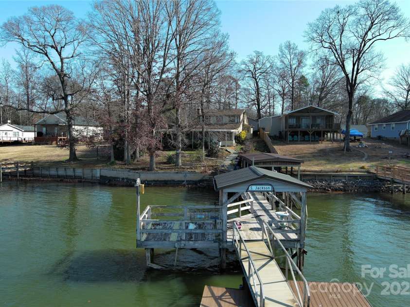 220 Yachtsman Drive, Salisbury, NC 28146.  MLS# CAR4331745, YatesRealty ID 1049. 