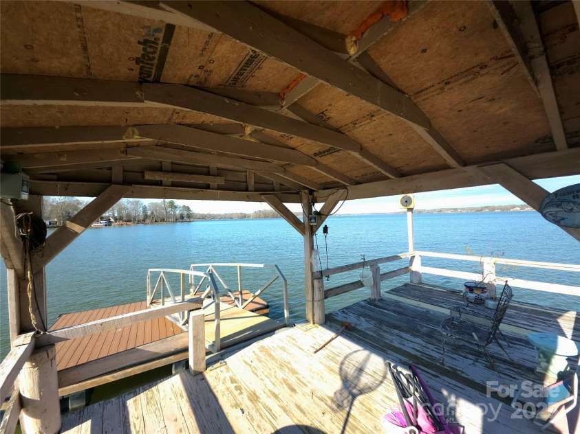 220 Yachtsman Drive, Salisbury, NC 28146.  MLS# CAR4331745, YatesRealty ID 1049. 