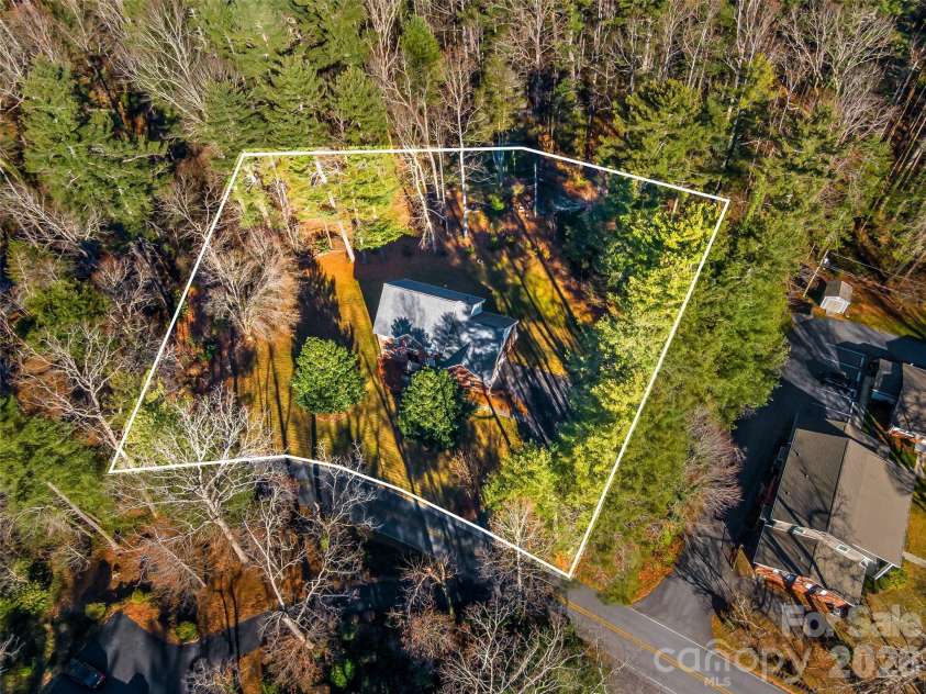 105 Boyd Drive, Flat Rock, NC 28731.  MLS# CAR4332005, YatesRealty ID 10490. 