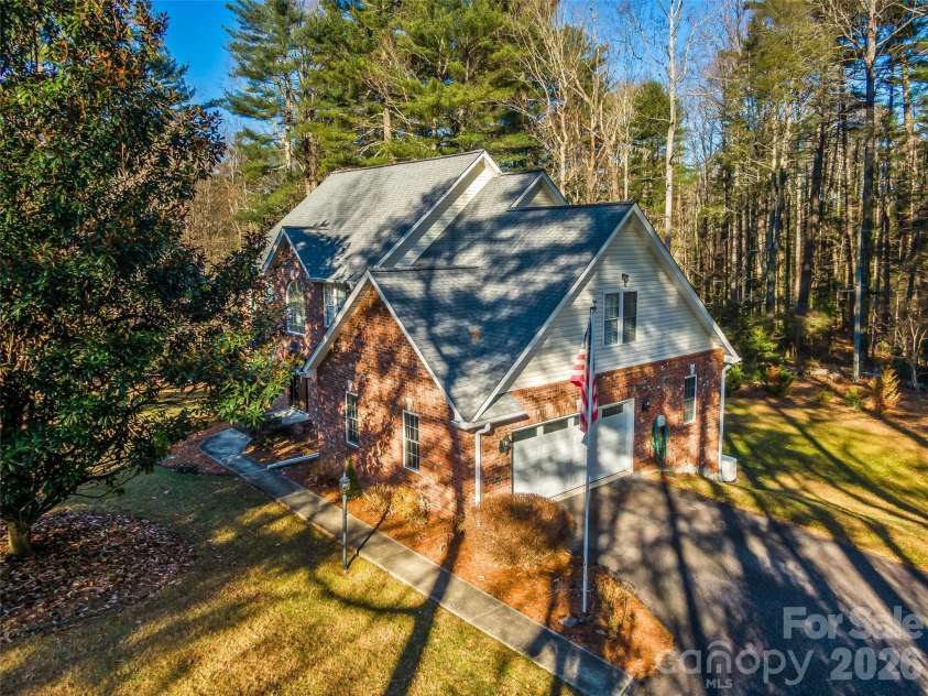 105 Boyd Drive, Flat Rock, NC 28731.  MLS# CAR4332005, YatesRealty ID 10490. 