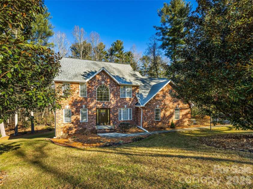 105 Boyd Drive, Flat Rock, NC 28731.  MLS# CAR4332005, YatesRealty ID 10490. 