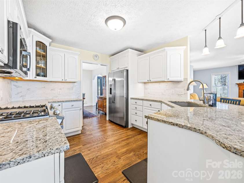 105 Boyd Drive, Flat Rock, NC 28731.  MLS# CAR4332005, YatesRealty ID 10490. 