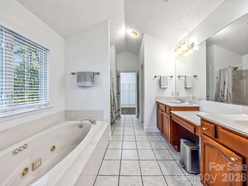 105 Boyd Drive, Flat Rock, NC 28731.  MLS# CAR4332005, YatesRealty ID 10490. 