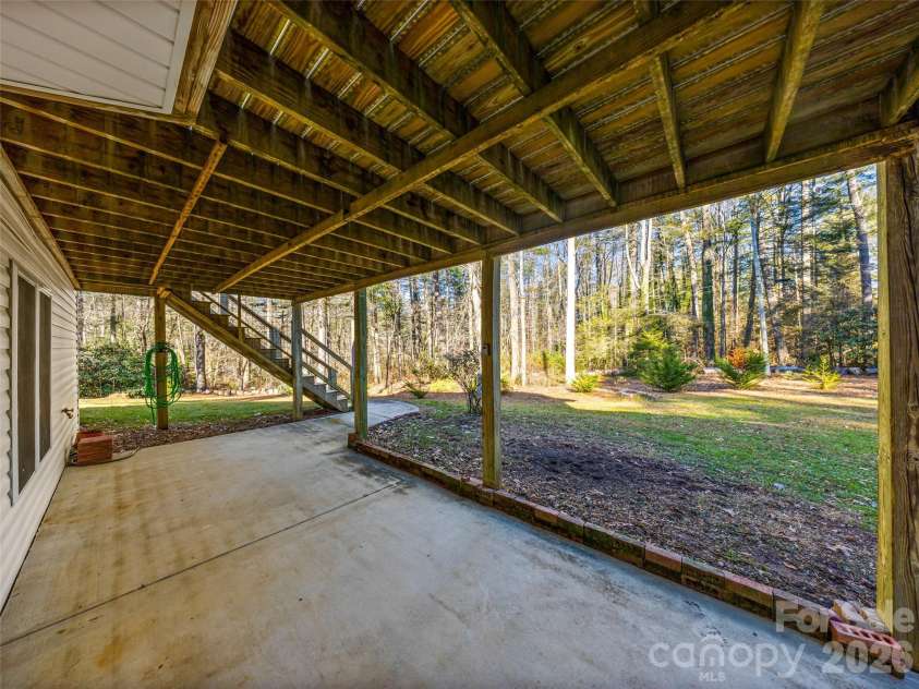 105 Boyd Drive, Flat Rock, NC 28731.  MLS# CAR4332005, YatesRealty ID 10490. 
