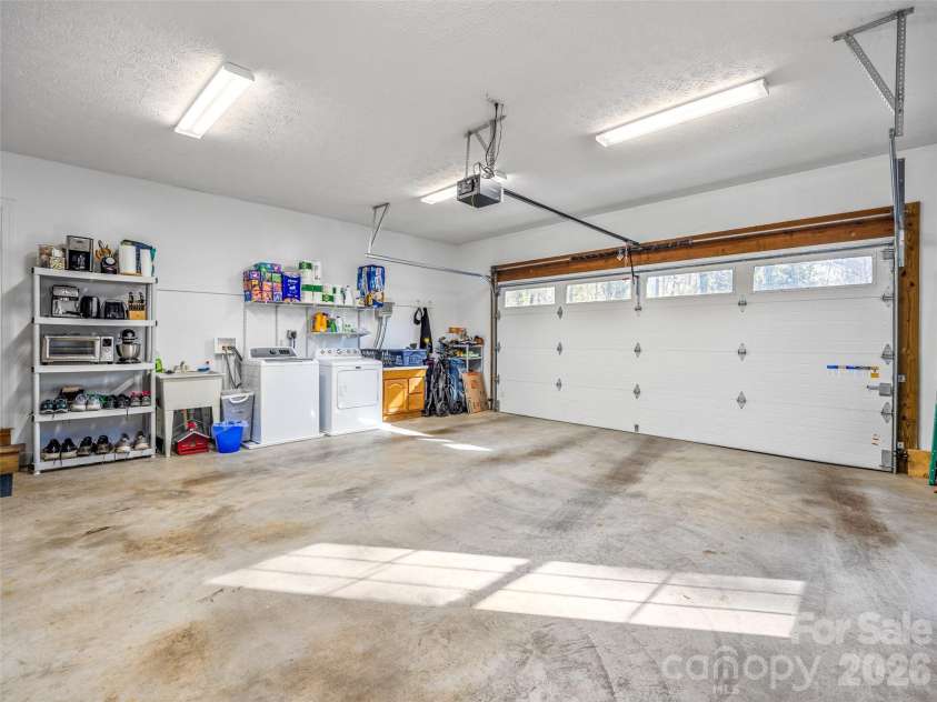 105 Boyd Drive, Flat Rock, NC 28731.  MLS# CAR4332005, YatesRealty ID 10490. 