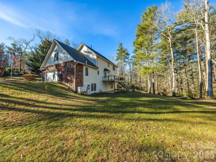105 Boyd Drive, Flat Rock, NC 28731.  MLS# CAR4332005, YatesRealty ID 10490. 