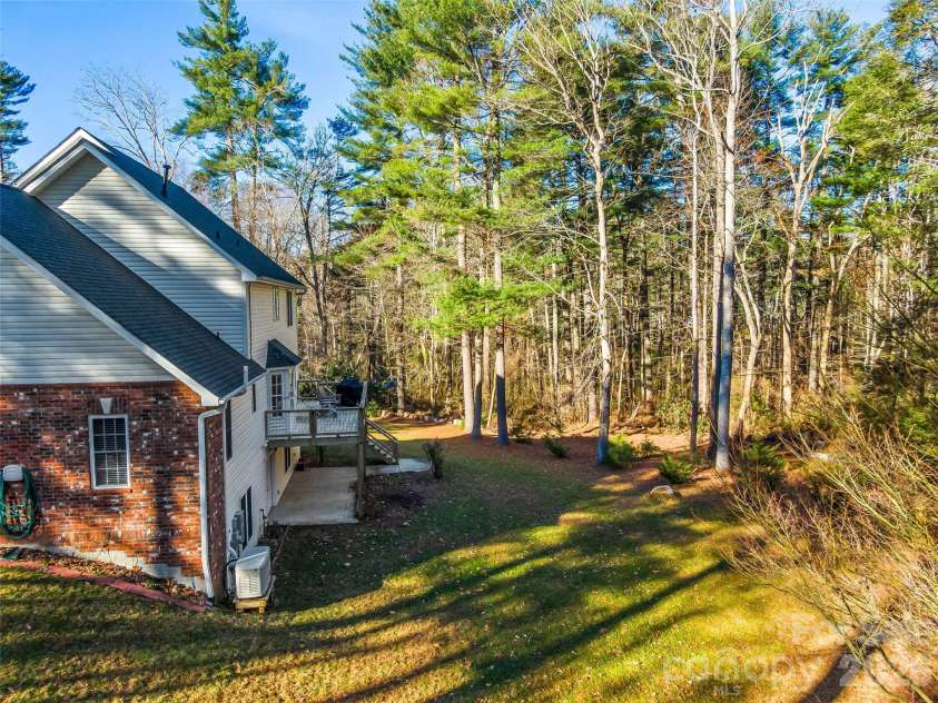 105 Boyd Drive, Flat Rock, NC 28731.  MLS# CAR4332005, YatesRealty ID 10490. 