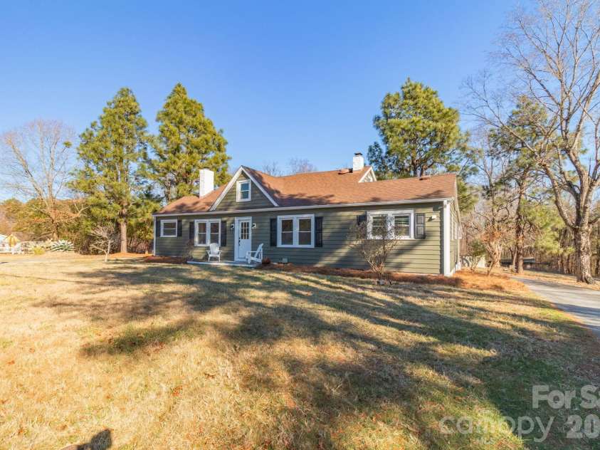 156 Payne Road, Thomasville, NC 27360.  MLS# CAR4337513, YatesRealty ID 10492. 