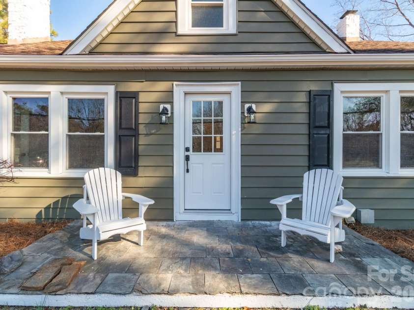 156 Payne Road, Thomasville, NC 27360.  MLS# CAR4337513, YatesRealty ID 10492. 