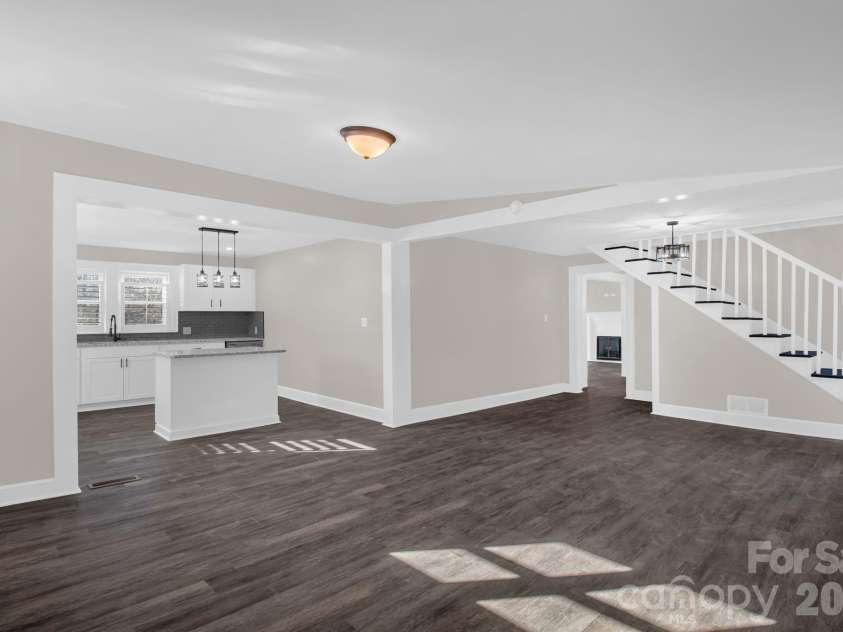 156 Payne Road, Thomasville, NC 27360.  MLS# CAR4337513, YatesRealty ID 10492. 